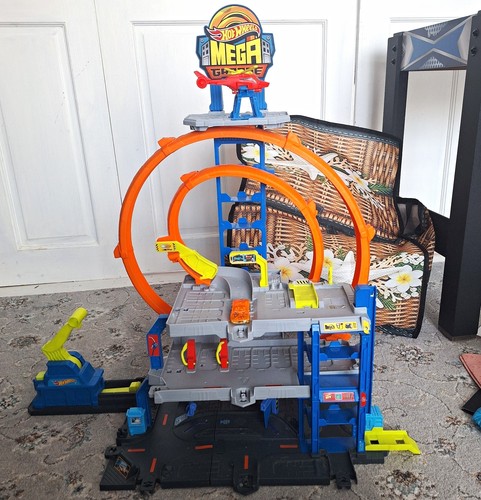 Hot wheels mega garage - wheels,
