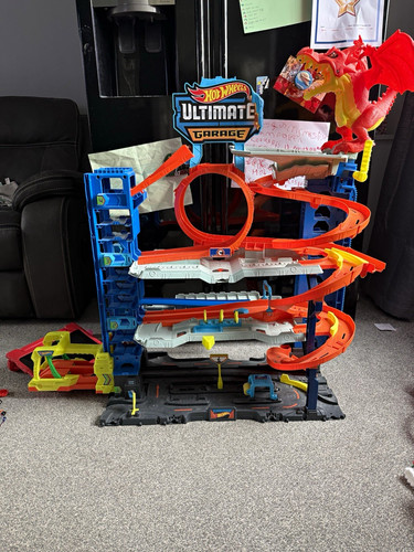 Hot wheels ultimate - hot,