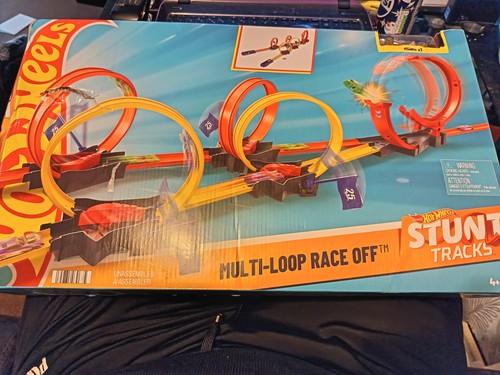 Hot wheels action - hot,