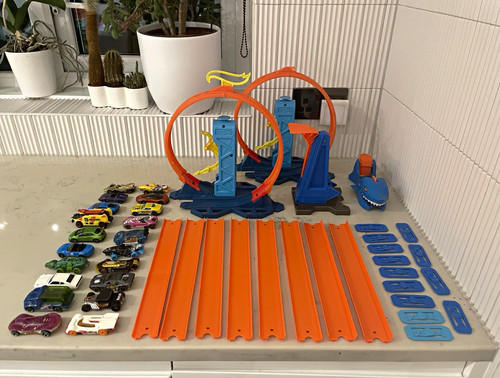 Hot wheels bundle - hot,