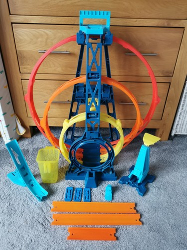 Hot wheels triple - hot,
