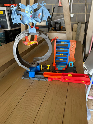 Hot wheels city loop - hot,