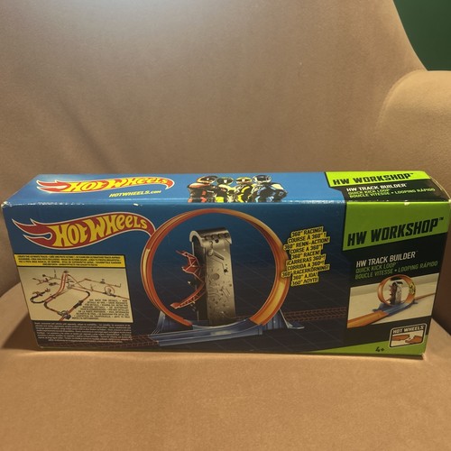 Hot wheels workshop track - workshop,