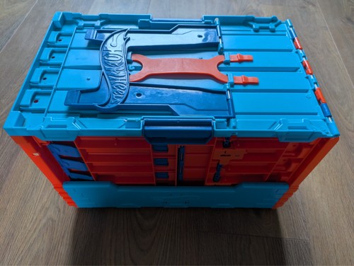 Hot wheels track - builder, race