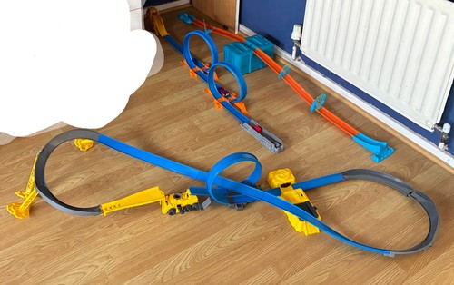 Three hot wheel track - , sets