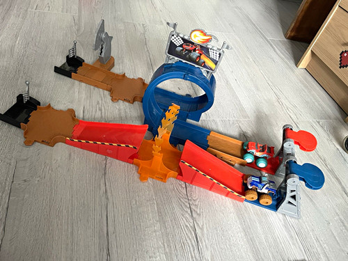 Hot wheels monster - hot, loop
