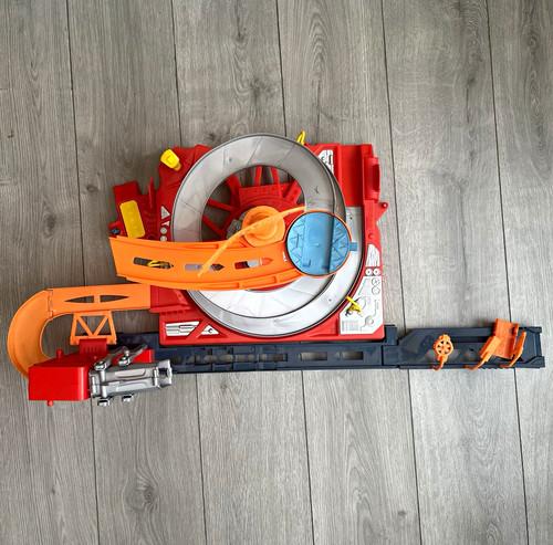 Hot wheels tire twister spin - twister,