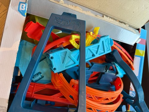 Hot wheels triple - loop, track